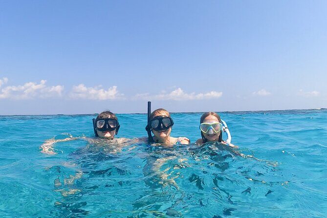 Acquarius Stingray City and Snorkel Tours - The big value question: $79 for three stops and included access