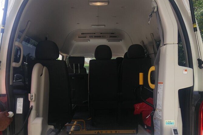 Airport Transfer to West Bay Accommodations (GCM)-Round Trip - West Bay Transfers From GCM: The Simple Setup
