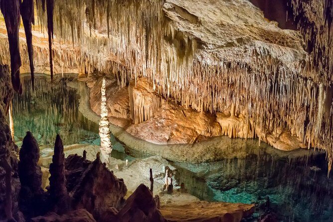 Cayman Crystal Caves Tour in Grand Cayman - Cayman Crystal Caves Inside: Formations, Chambers, and Atmosphere