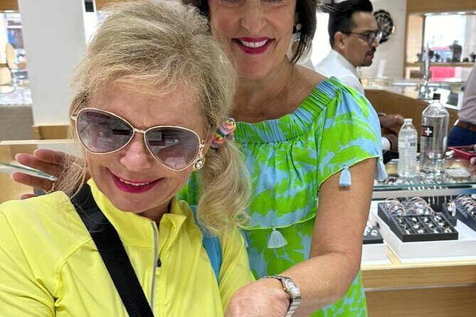 Diamonds and Cocktails a Shopping Experience in Grand Cayman - Champagne at the counter: comfort, clarity, and smart pacing