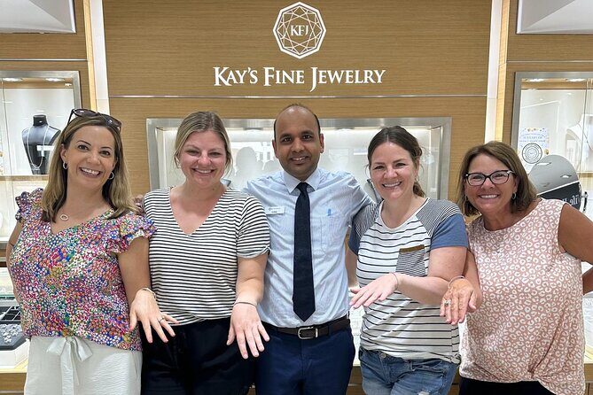 Diamonds and Cocktails a Shopping Experience in Grand Cayman - Pickup, timing, and how to fit this into your Grand Cayman day