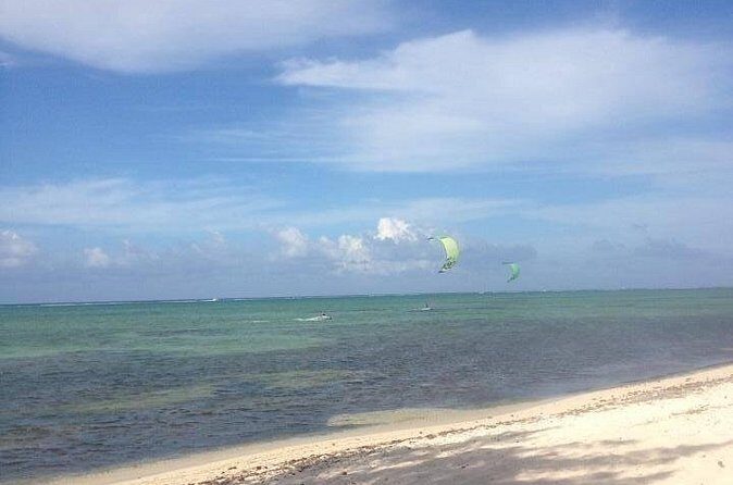 Grand Cayman Kitesurf Gear Rental - Equipment included: what you can pack less of