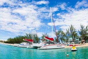 Grand Cayman Kittiwake and Reef Sail - The USS Kittiwake stop: why it’s famous and what you’re really looking at