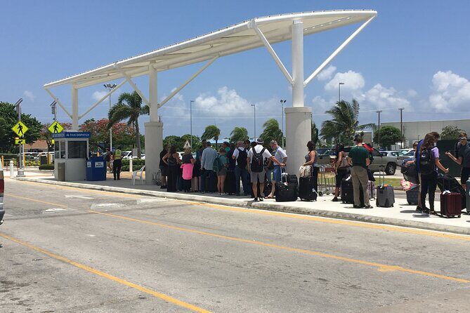 Grand Cayman Shared Airport Transfer - Shared Service, Small-Bus Stops, and Your Group Size Reality