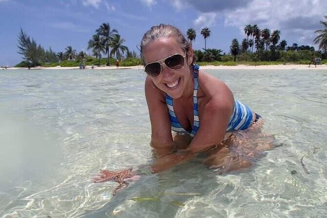 Half Day Private Boat Charter in Grand Cayman - Drinks, snacks, and the included beer detail