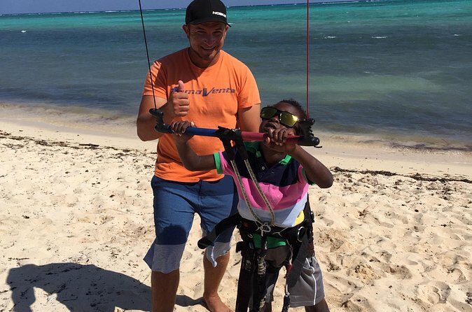Introductory Semi-Private Kitesurf Lesson - Seven Mile Beach: why Cayman works for first-time kiting