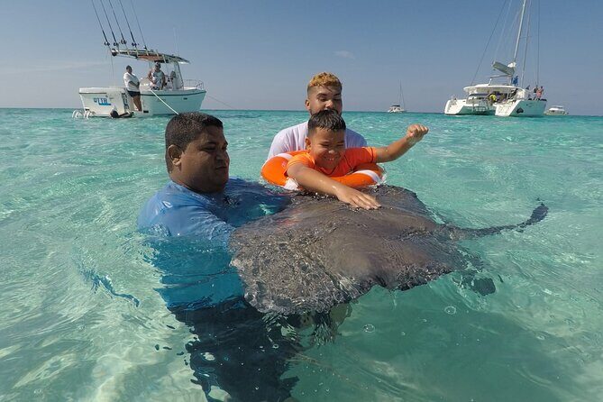 Private Boat Tour in Cayman Islands - Snorkeling gear plus soft drinks: what’s included, and how it helps
