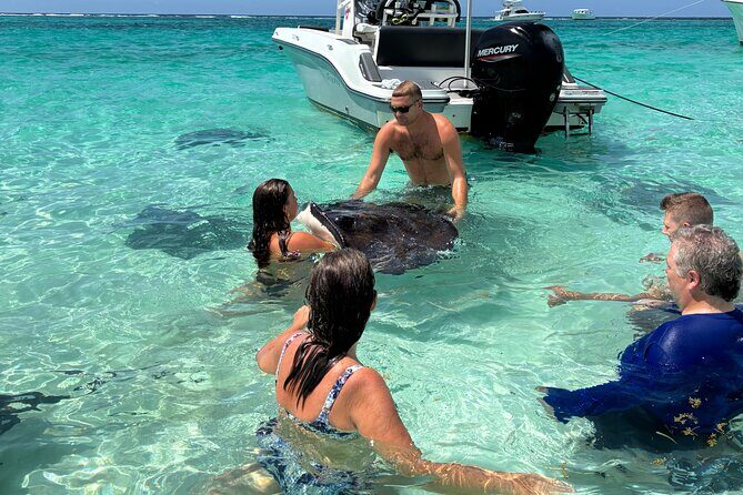 Private Charter for Stingray city - Choosing a Private Charter in Grand Cayman: The Real Value
