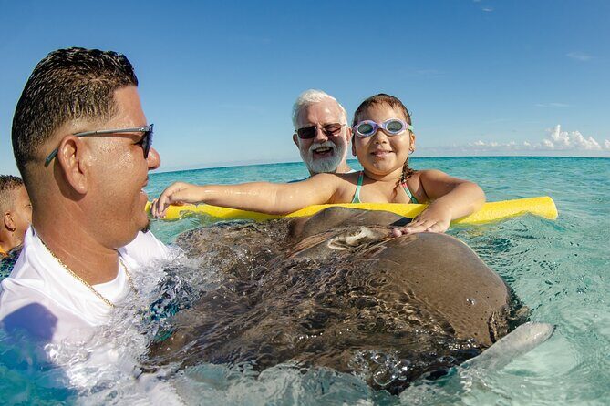 Private Yacht 48 ft Sting Ray City, Snorkel & Starfish Beach - Stingray City the Way You Want It: Pace, Holding Time, and Photo Moments