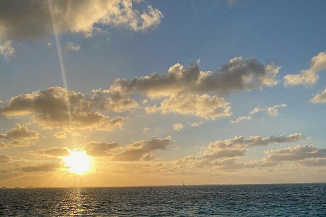 Stingray City Catamaran Sunset Tour - Key things that make this Stingray City Sunset Tour work