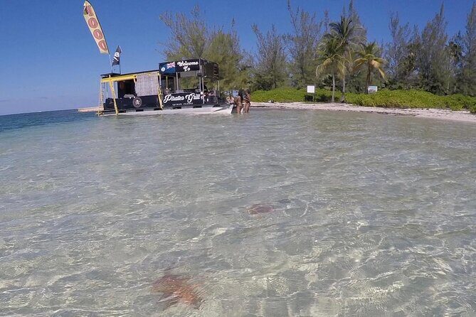 Stingray City Experience Plus Two Snorkeling spots Private Boat - Private boat from West Bay Yacht Club: how you avoid the crowds