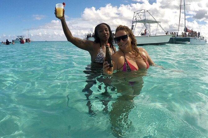 Stingray City Experience Plus Two Snorkeling spots Private Boat - What’s included in the $800 per group price (and what’s not)