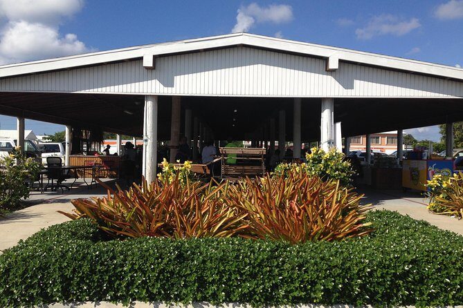 West Bay Sightseeing Tour Plus Seven Mile Beach Visit - The Governor’s Mansion Area and “Over-200-Year-Old” History Stops